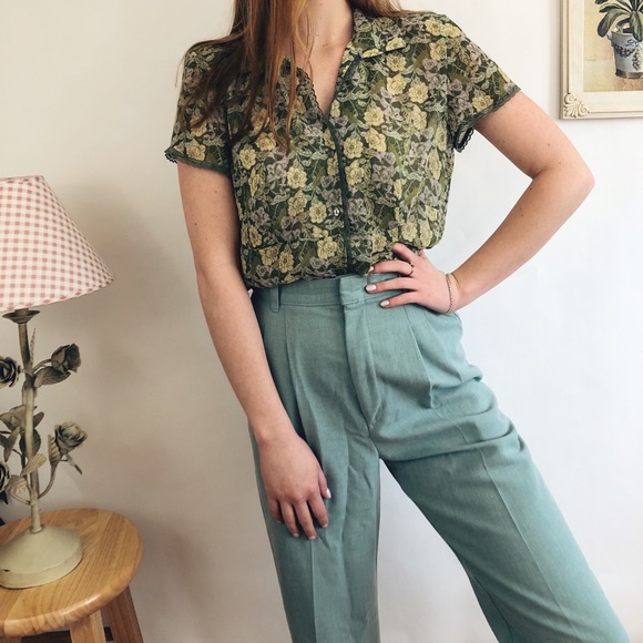 Sheer Vintage Lace Meadow Top - Picture 7 of 8